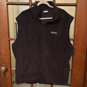 Columbia Black Sleeveless Fleece Jacket